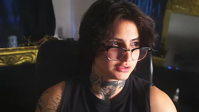 Snapshot of dantecoppolaa_ chatting on 02-18-25, 02:49 dantecoppolaa online show from 02-18-25, 02:49