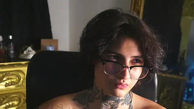 Snapshot of dantecoppolaa_ chatting on 02-20-25, 01:57 dantecoppolaa online show from 02-20-25, 01:57