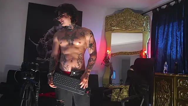 Snapshot of dantecoppolaa_ chatting on 03-22-25, 08:15 dantecoppolaa online show from 03-22-25, 08:15