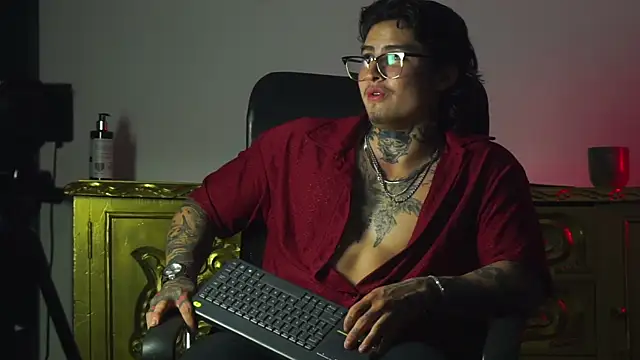 Snapshot of dantecoppolaa_ chatting on 09-10-25, 11:05 dantecoppolaa online show from 09-10-25, 11:05