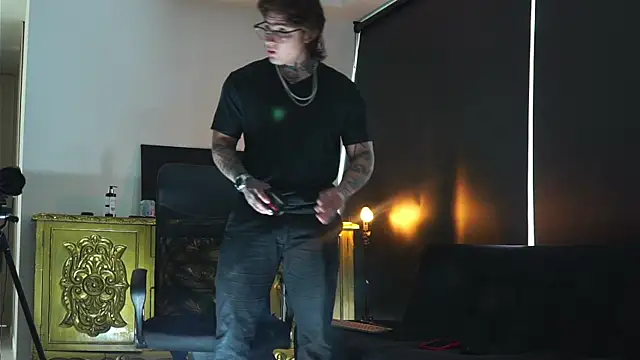 Snapshot of dantecoppolaa_ chatting on 09-20-25, 04:19 dantecoppolaa online show from 09-20-25, 04:19