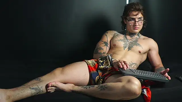 Snapshot of dantecoppolaa_ chatting on 09-23-25, 10:02 dantecoppolaa online show from 09-23-25, 10:02