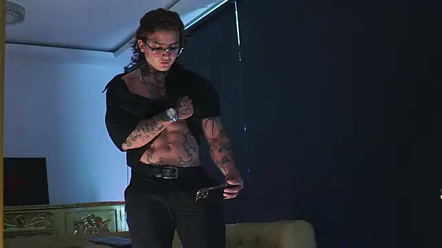 Snapshot of dantecoppolaa_ chatting on 10-11-25, 08:51 dantecoppolaa online show from 10-11-25, 08:51