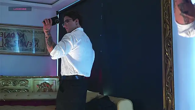 Snapshot of dantecoppolaa_ chatting on 11-02-25, 08:33 dantecoppolaa online show from 11-02-25, 08:33