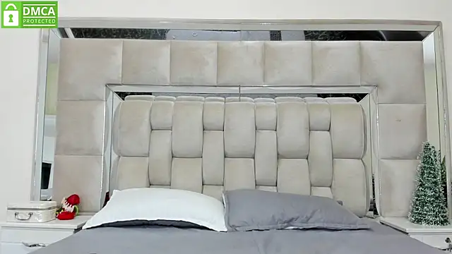 stefany520 online show from 12-23-24, 08:03