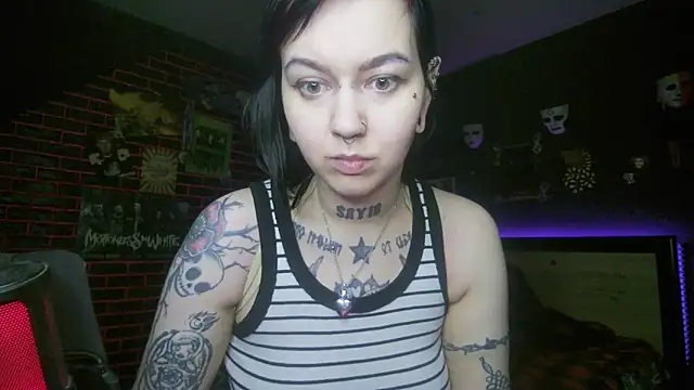 Snapshot of MoorderxDoll chatting on 03-05-26, 10:06 MoorderxDoll online show from 03-05-26, 10:06