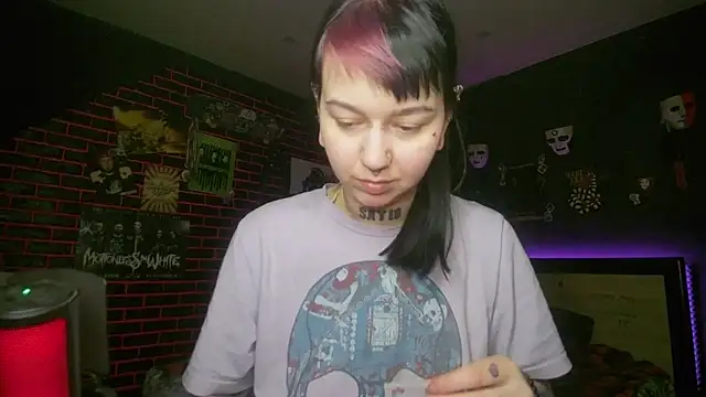 Snapshot of MoorderxDoll chatting on 03-06-26, 10:06 MoorderxDoll online show from 03-06-26, 10:06