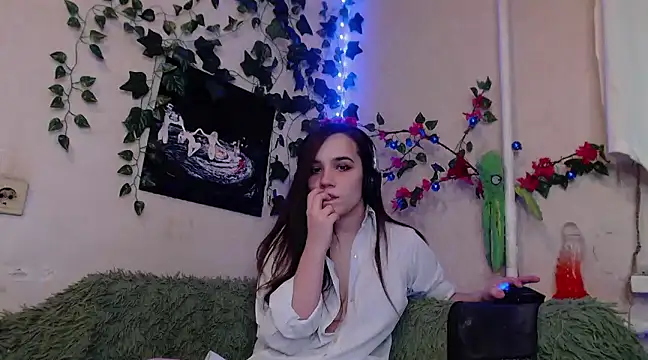 Tiny Witch online show from 01-21-25, 11:02