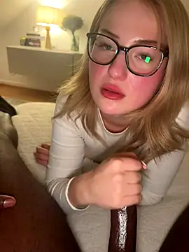 Snapshot of shymasha chatting on 09-12-25, 06:08 shymasha online show from 09-12-25, 06:08