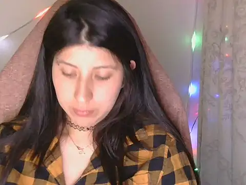 Snapshot of has_Zky chatting on 12-14-25, 01:00 has Zky online show from 12-14-25, 01:00