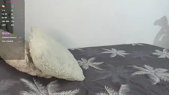 Aaronblack1  online show from 12-23-25, 01:47