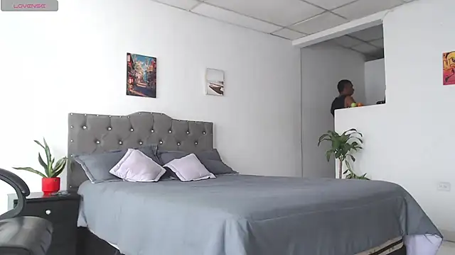 Aaronblack1  online show from 04-24-26, 01:57