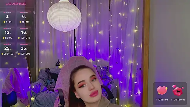 Snapshot of LovelyJessie chatting on 12-25-24, 05:47 LovelyJessie online show from 12-25-24, 05:47