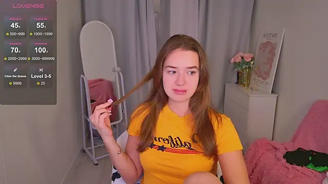 Snapshot of LovelyJessie chatting on 01-09-26, 01:58 LovelyJessie online show from 01-09-26, 01:58