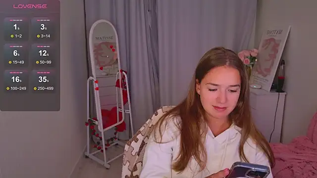 Snapshot of LovelyJessie chatting on 02-19-26, 02:02 LovelyJessie online show from 02-19-26, 02:02