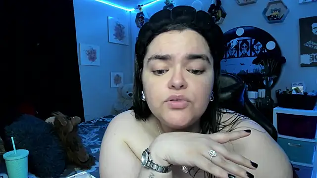 Luise Meyrink online show from 10-15-25, 02:55