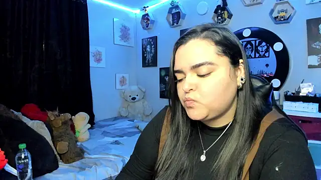 Luise Meyrink online show from 10-22-25, 03:29