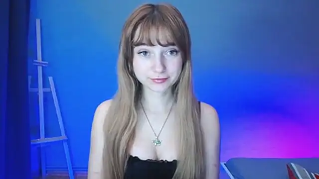 Snapshot of LuciaYoung chatting on 01-19-25, 06:09 LuciaYoung online show from 01-19-25, 06:09