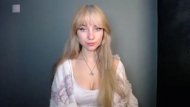 LuciaYoung online show from 11-18-25, 07:40