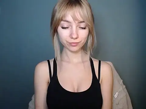 LuciaYoung online show from 02-09-26, 07:45