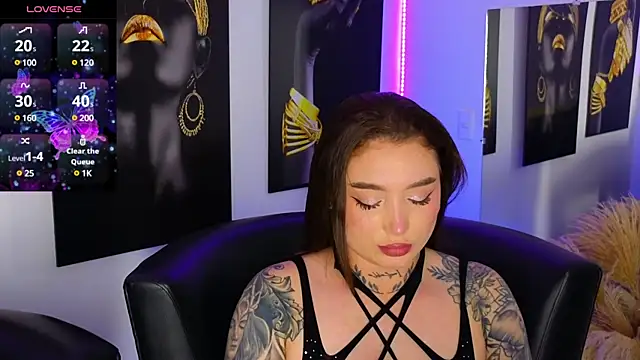 Snapshot of _brenna_hanson chatting on 01-24-25, 08:11  brenna hanson online show from 01-24-25, 08:11