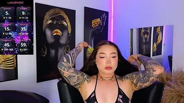 Snapshot of _brenna_hanson chatting on 01-25-25, 08:00  brenna hanson online show from 01-25-25, 08:00