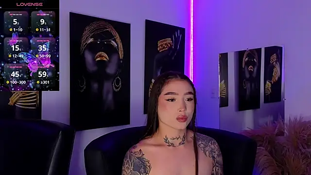 Snapshot of _brenna_hanson chatting on 10-25-25, 07:30  brenna hanson online show from 10-25-25, 07:30