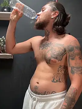 Snapshot of raymon616 chatting on 11-16-25, 07:30 raymon616 online show from 11-16-25, 07:30