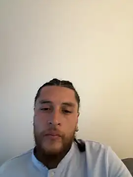 Snapshot of raymon616 chatting on 12-22-25, 09:12 raymon616 online show from 12-22-25, 09:12