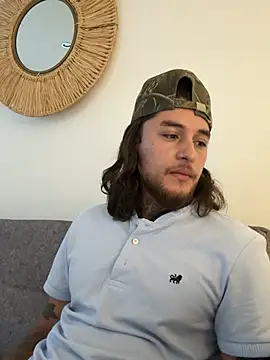 Snapshot of raymon616 chatting on 02-02-26, 02:16 raymon616 online show from 02-02-26, 02:16