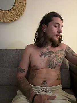 Snapshot of raymon616 chatting on 02-25-26, 02:32 raymon616 online show from 02-25-26, 02:32