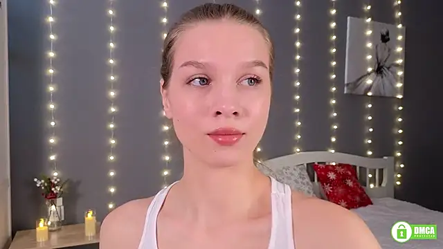 Snapshot of CutieBeauty chatting on 12-16-24, 10:29 CutieBeauty online show from 12-16-24, 10:29