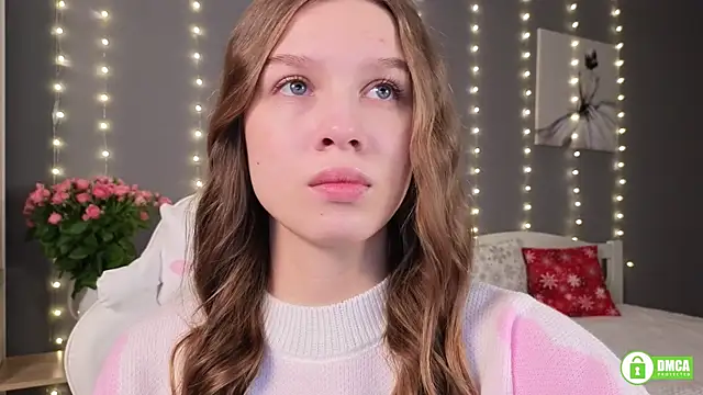 Snapshot of CutieBeauty chatting on 01-04-25, 10:05 CutieBeauty online show from 01-04-25, 10:05