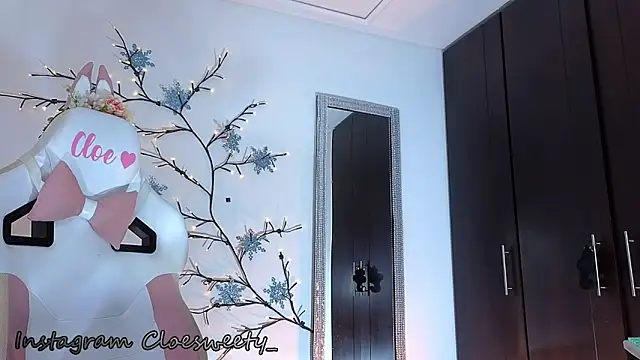Snapshot of Cloesweety chatting on 12-25-24, 08:17 Cloesweety online show from 12-25-24, 08:17