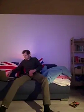 Snapshot of user0p315 chatting on 12-14-25, 01:00 user0p315 online show from 12-14-25, 01:00