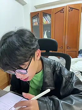 Snapshot of hihi0169 chatting on 12-25-24, 07:34 hihi0169 online show from 12-25-24, 07:34