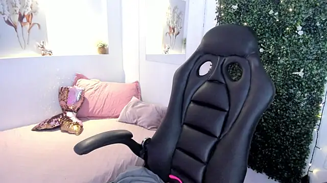 Snapshot of Abby_Mae_ chatting on 01-08-25, 06:09 Abby Mae online show from 01-08-25, 06:09