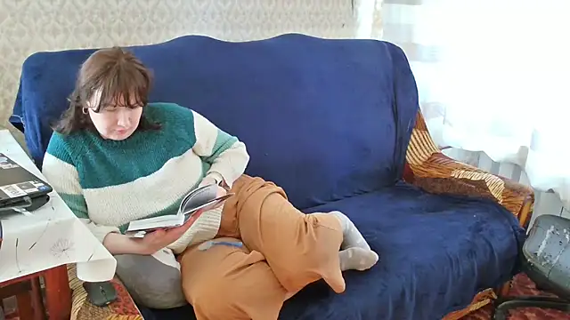 Snapshot of franceska_blue chatting on 03-04-26, 10:10 franceska blue online show from 03-04-26, 10:10