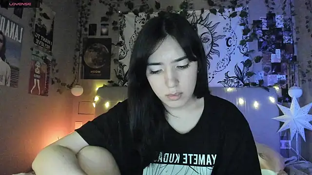 Snapshot of Anisawithlove chatting on 02-09-25, 05:22 Anisawithlove online show from 02-09-25, 05:22