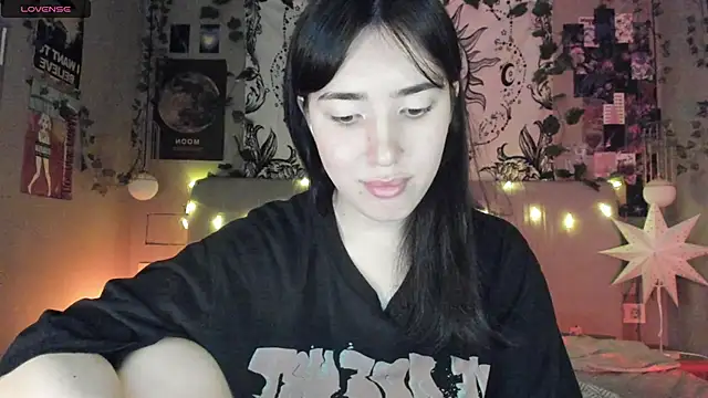 Snapshot of Anisawithlove chatting on 02-23-25, 06:23 Anisawithlove online show from 02-23-25, 06:23