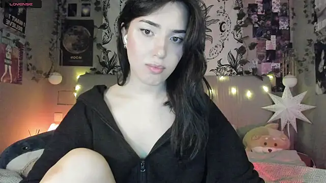 Snapshot of Anisawithlove chatting on 03-06-25, 02:18 Anisawithlove online show from 03-06-25, 02:18