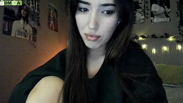 Snapshot of Anisawithlove chatting on 10-21-25, 08:15 Anisawithlove online show from 10-21-25, 08:15