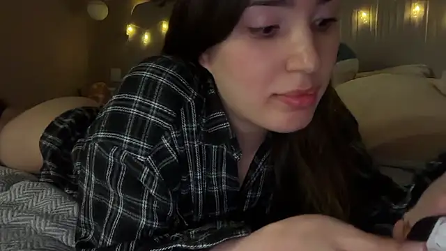 Snapshot of Anisawithlove chatting on 12-02-25, 04:57 Anisawithlove online show from 12-02-25, 04:57