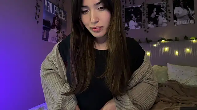 Snapshot of Anisawithlove chatting on 12-05-25, 05:42 Anisawithlove online show from 12-05-25, 05:42