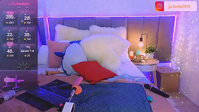 JulietteVolpeWyorika online show from 01-12-25, 11:26