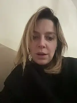 JulietteVolpeWyorika online show from 12-01-25, 02:44