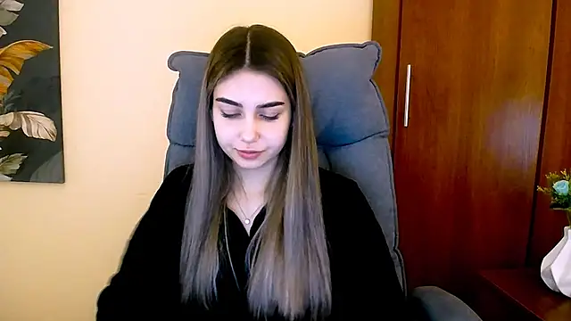 Snapshot of Lili_magic chatting on 01-28-25, 03:25 Lili magic online show from 01-28-25, 03:25