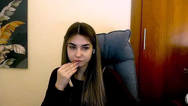 Snapshot of Lili_magic chatting on 01-31-25, 12:51 Lili magic online show from 01-31-25, 12:51