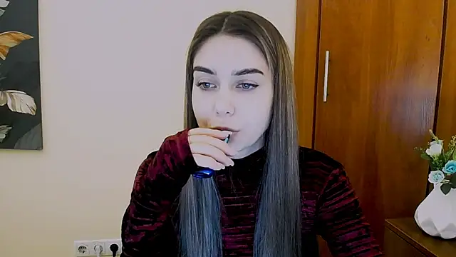 Snapshot of Lili_magic chatting on 02-05-25, 03:42 Lili magic online show from 02-05-25, 03:42