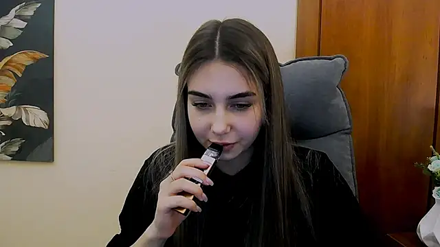 Snapshot of Lili_magic chatting on 02-08-25, 03:42 Lili magic online show from 02-08-25, 03:42